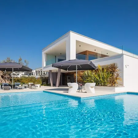 Old Olive I - Heated Pool - By Vivi Rent Vila *