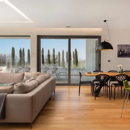 Old Olive I - Heated Pool - By Vivi Rent Vila *