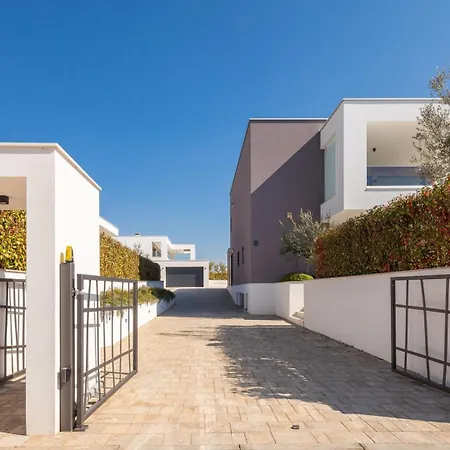 Vila Old Olive I - Heated Pool - By Vivi Rent