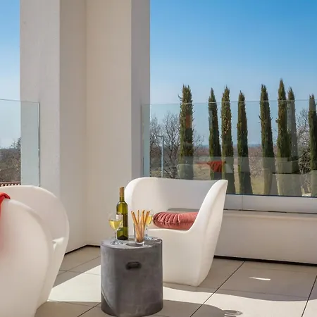 Vila Old Olive I - Heated Pool - By Vivi Rent Vodnjan