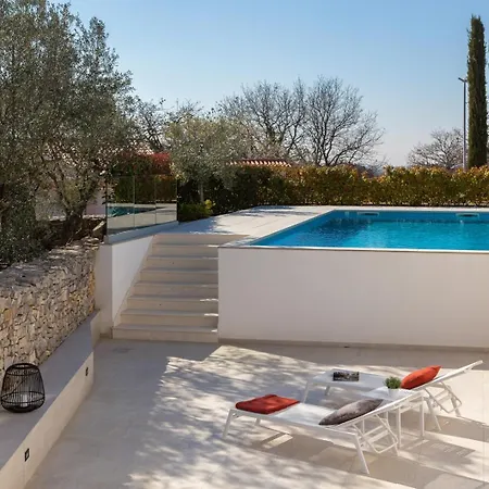 Vila Old Olive I - Heated Pool - By Vivi Rent