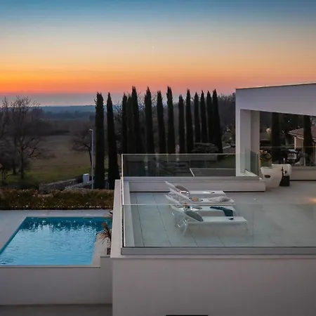Old Olive I - Heated Pool - By Vivi Rent Vodnjan