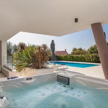 Vila Old Olive I - Heated Pool - By Vivi Rent *